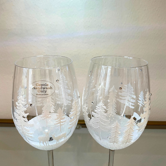 Set of 2 Holiday Wine Glasses Hand Painted White Christmas Trees Snow New - Picture 9 of 10